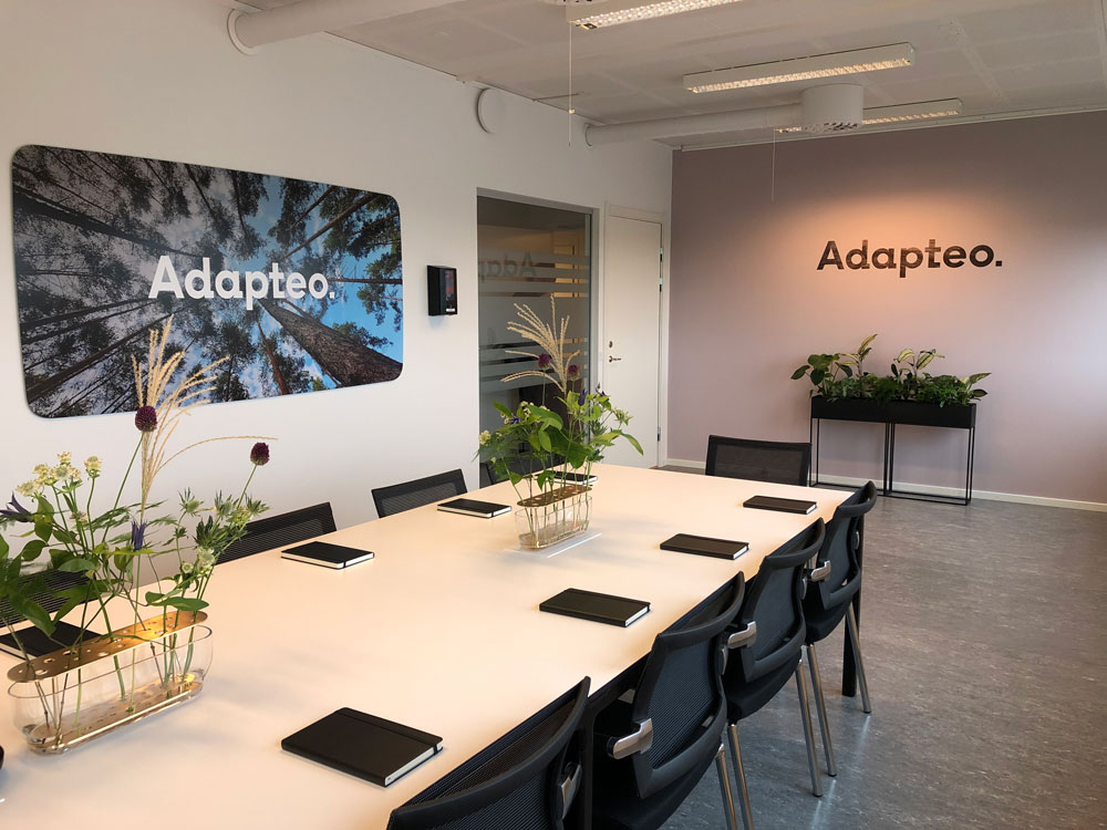Mødelokale efter udsmykning hos Adapteo